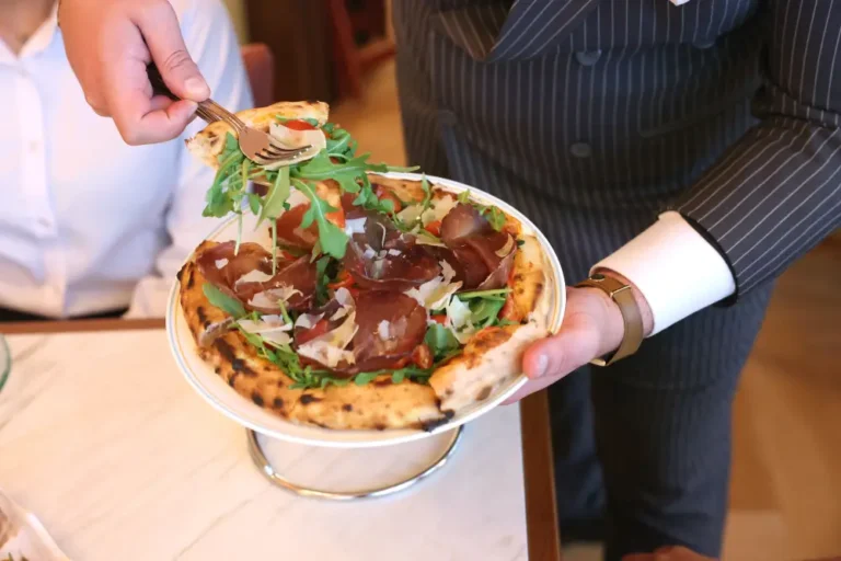 signor-sassi-food-spendid-pizza